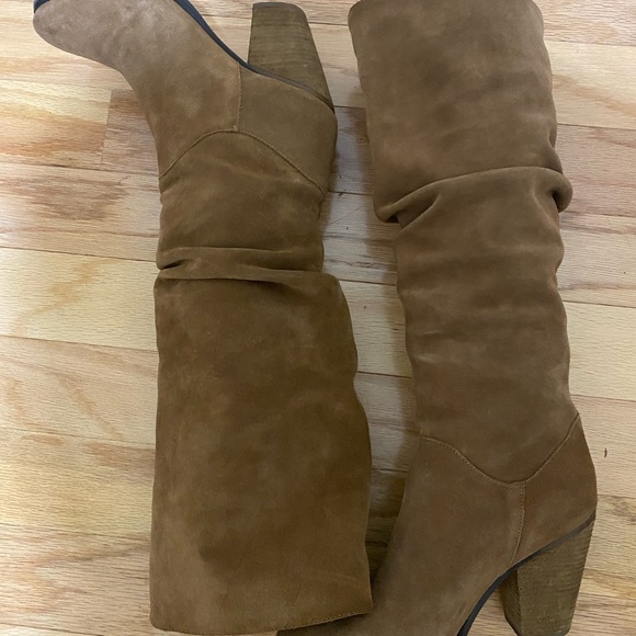 Arturo Chiang Halima Suede Boots - Picture 3 of 13
